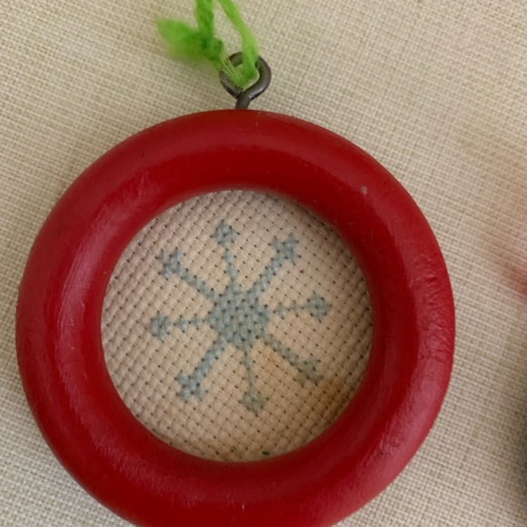 Lot of 8 Vintage Christmas Handmade Ornaments snowman snowflake santa penguin - Picture 10 of 10